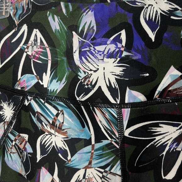 Betsey Johnson Performance Floral Leggings Women’s Size XS Yoga Athletic Sporty - Picture 6 of 6